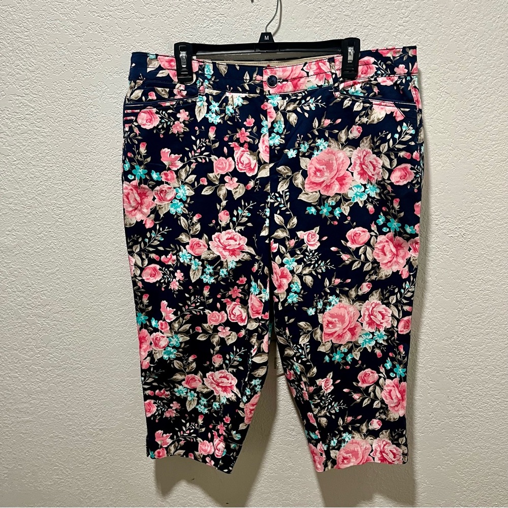 Intro. love the fit Navy Blue Floral Print Stretch Comfort Waist Capri Pants